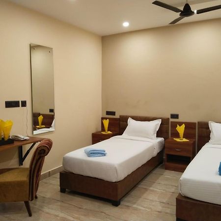 Hotel Windsor Plaza Hyderabad Exterior foto
