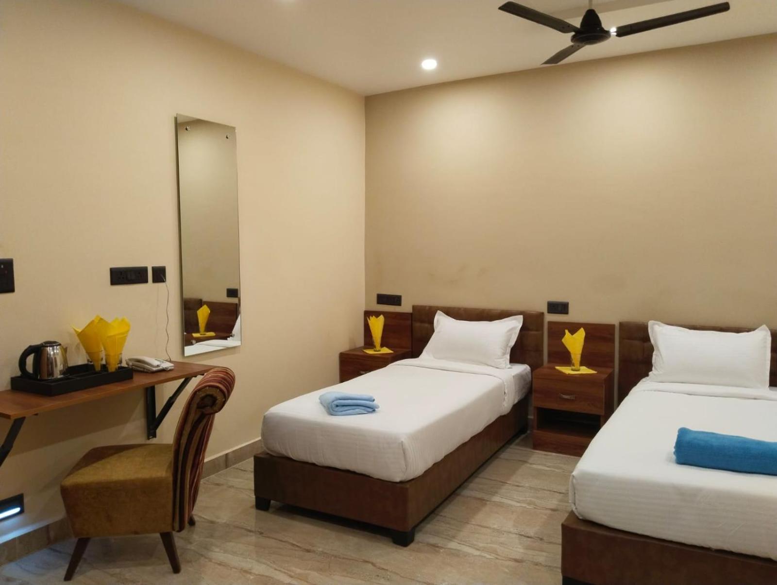 Hotel Windsor Plaza Hyderabad Exterior foto